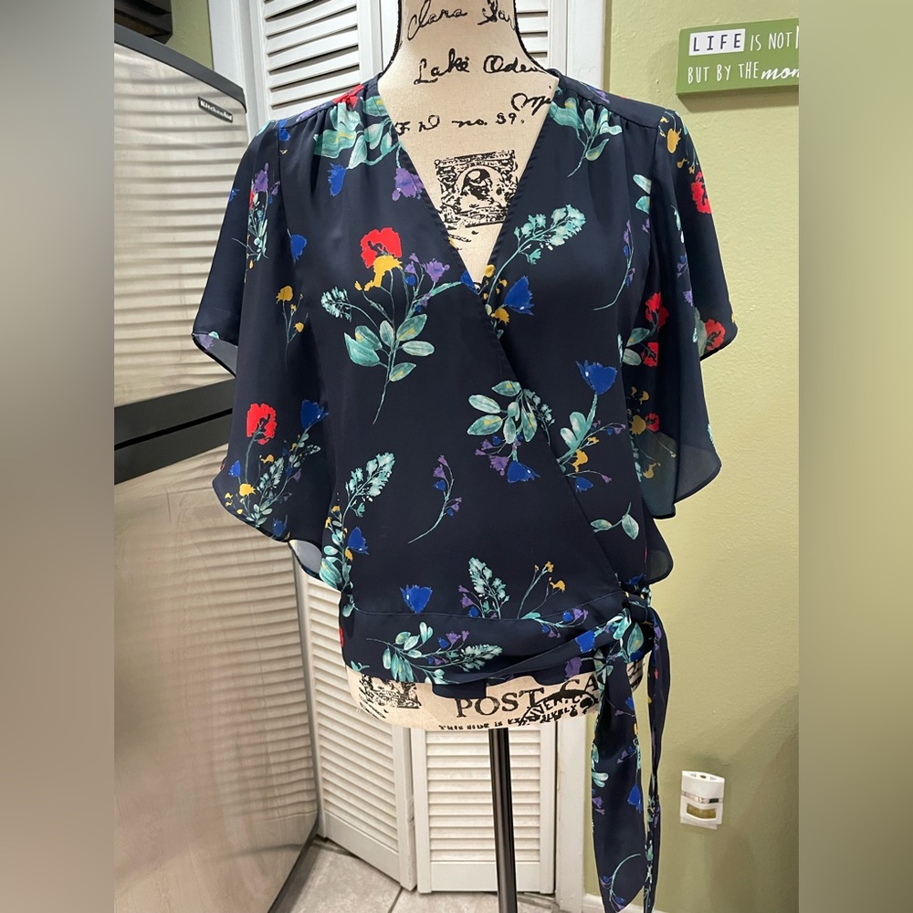 Parker Colorful Floral Print Butterfly Short Sleeve Wrap Tie V-Neck Blouse Sz SM